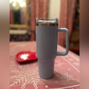 NIB Stainless Steel Tumbler 40 oz. Pastel/Baby Blue.